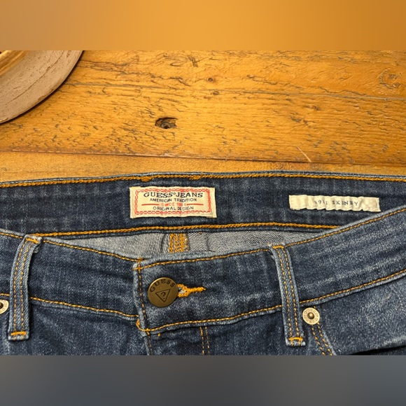 Guess || 1981 Skinny Jeans - Size 31 - Picture 5 of 7